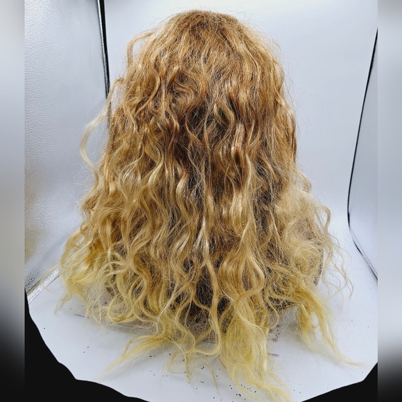 Blonde Ombre Beachy Wavy Hair Synthetic Wig - Picture 4 of 7